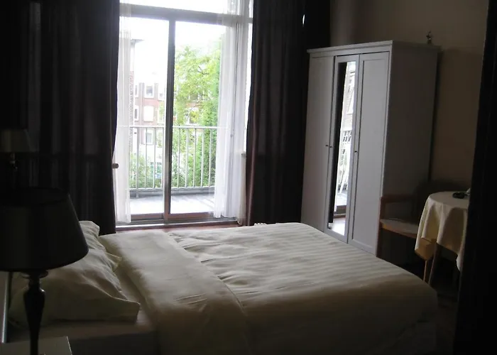 Floris Hotel