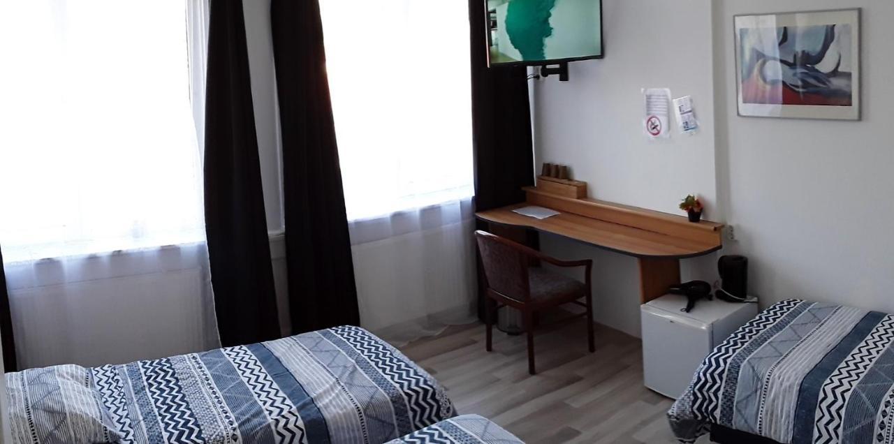 Baan Hotel 2*