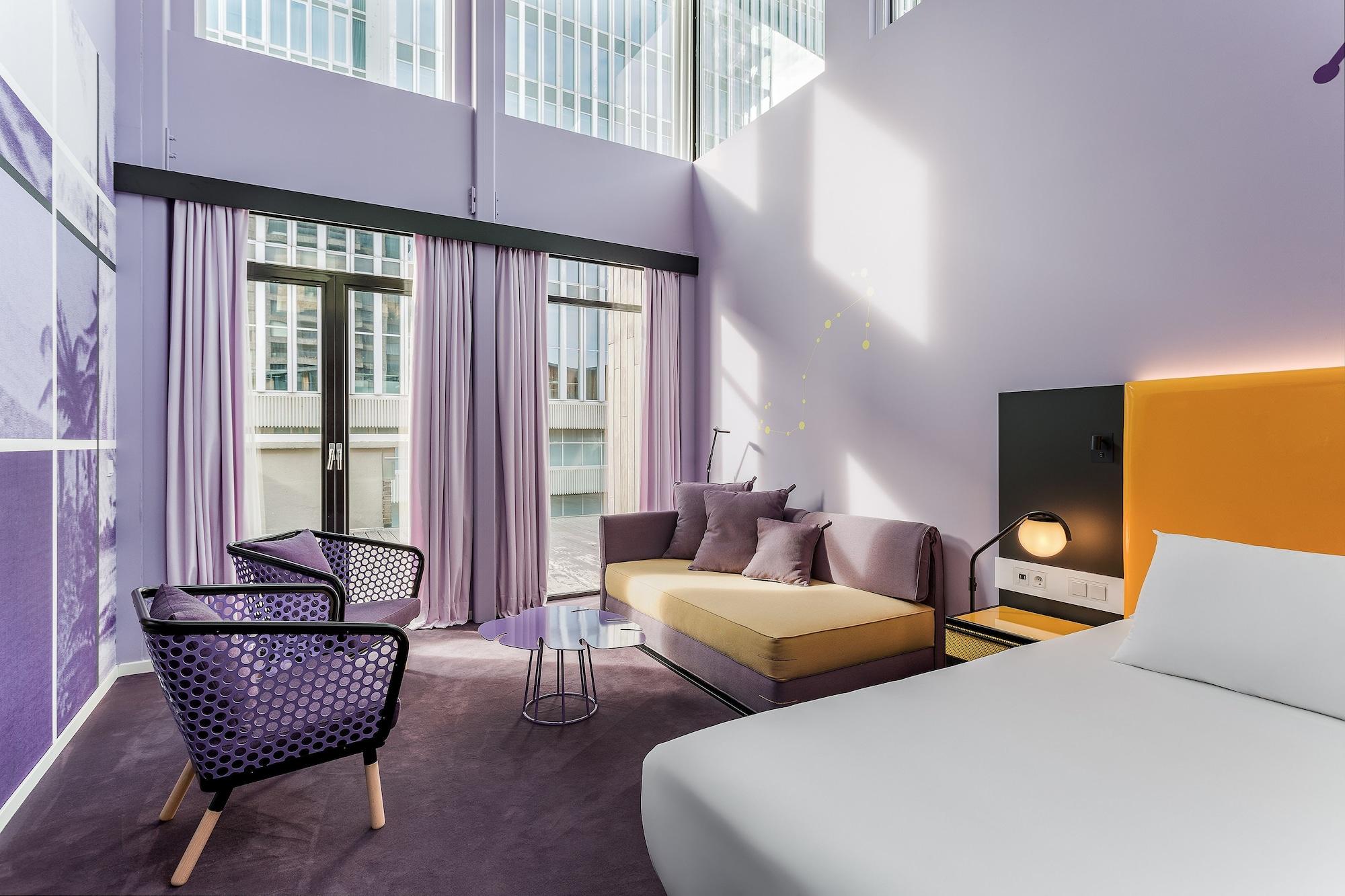 Mate Bruno, Hotel 4*