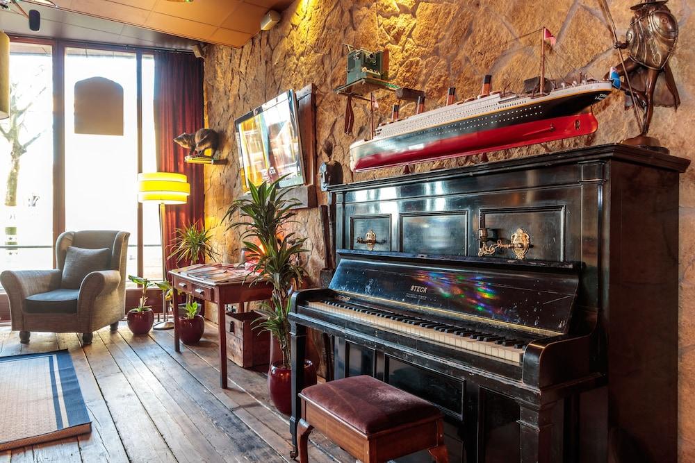Hotel Art Rotterdam-fully Renovated
