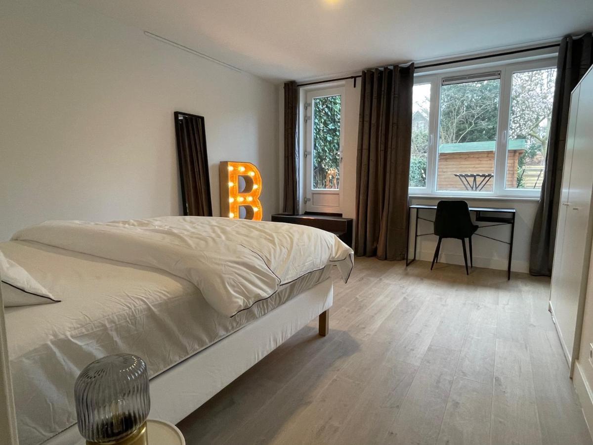 Beautiful 1 Bedroom Serviced 76m2 -mnl B- Appartement