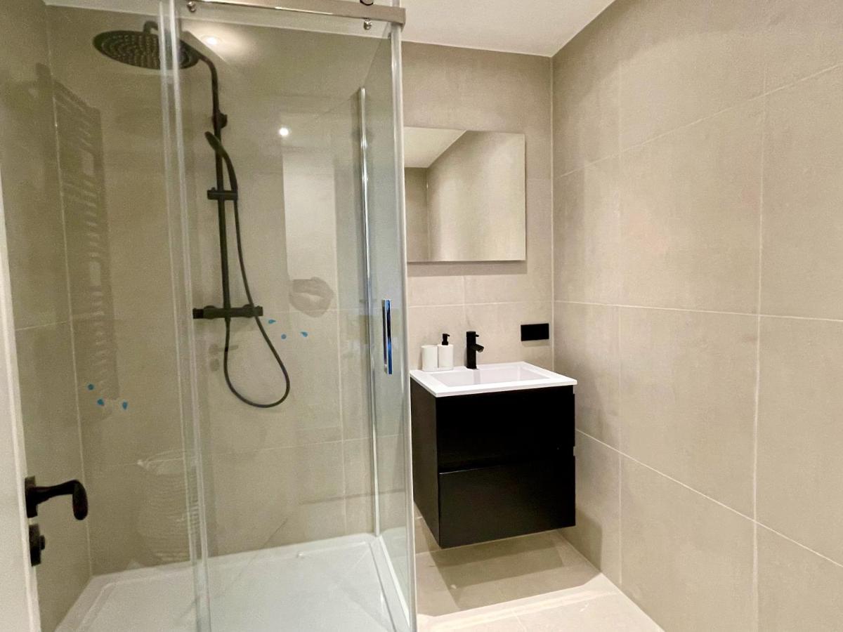 Appartement Beautiful 1 Bedroom Serviced 76m2 -mnl B- Rotterdam