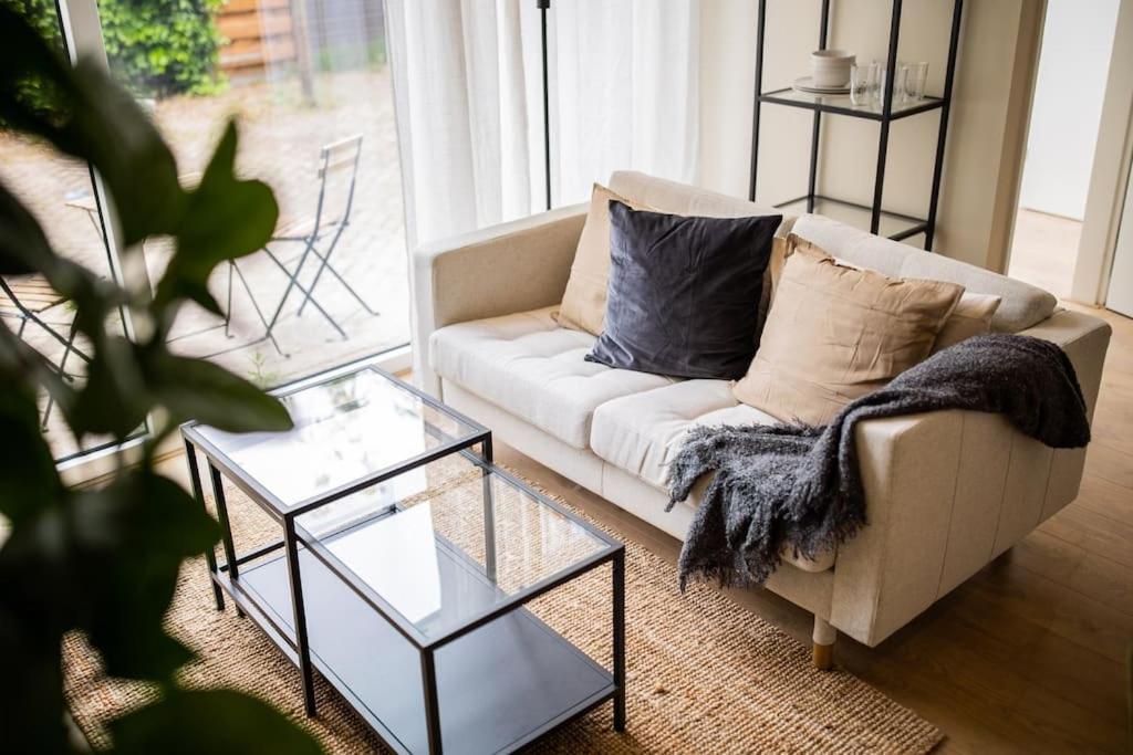 Elegant 2 Bedroom Serviced 54m2 -mst40e- *