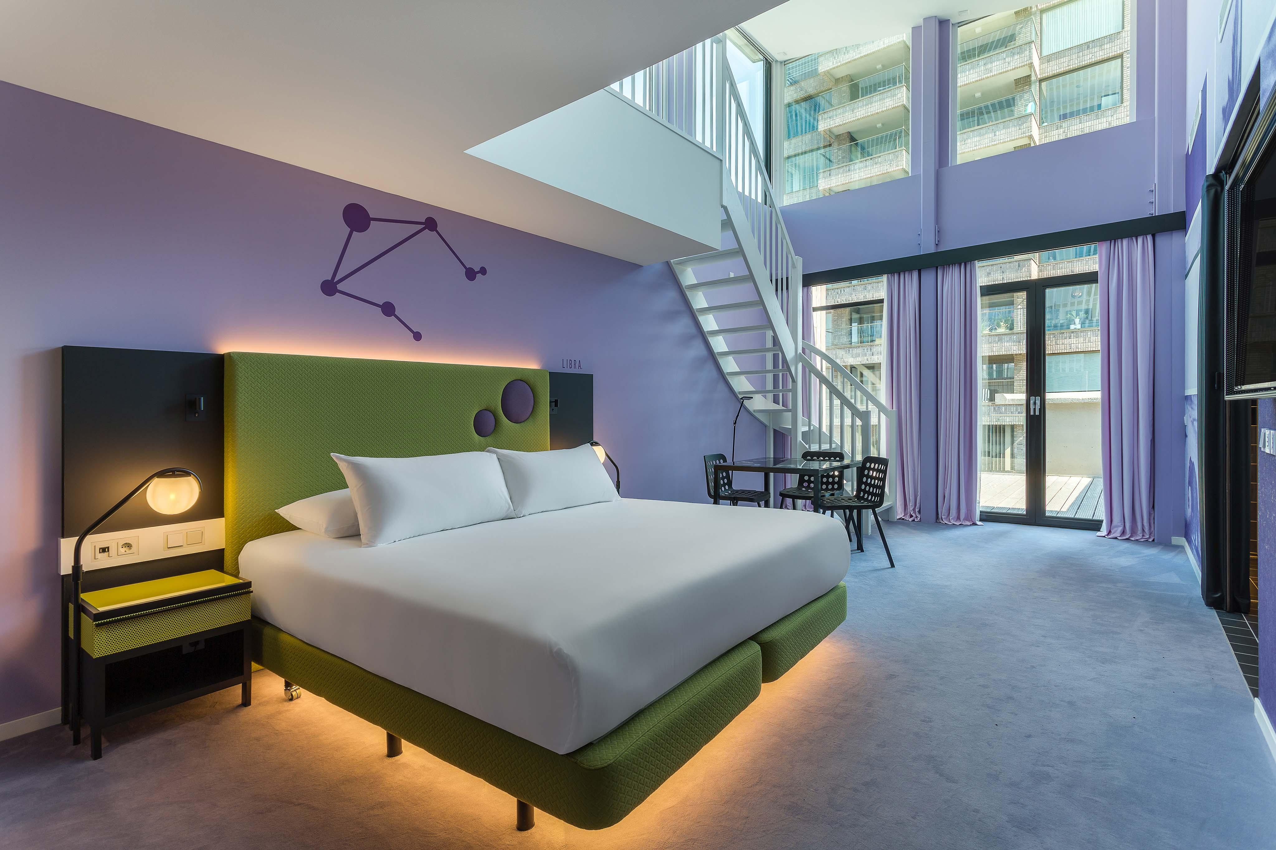 Mate Bruno, Hotel