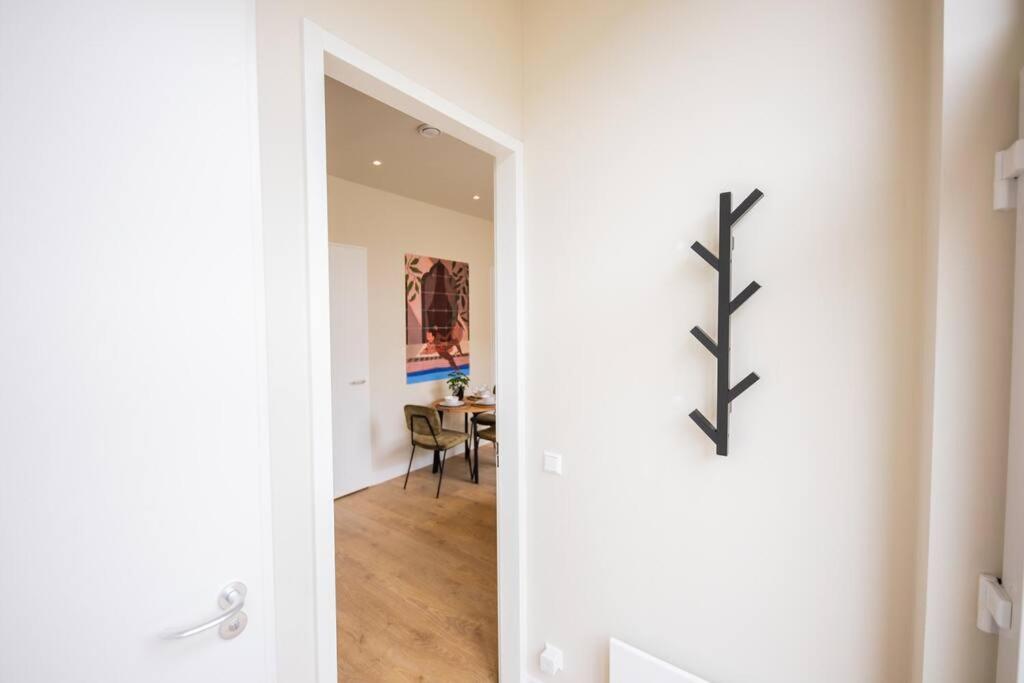 Elegant 2 Bedroom Serviced 54m2 -mst40e- Vakantiehuis