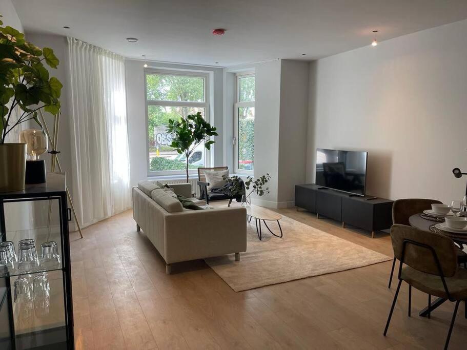 Quality 2 Bedroom Serviced 72m2 -vp2a- Apartment Rotterdam