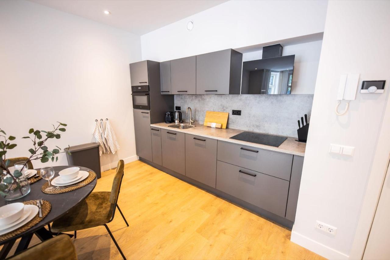 Quality 2 Bedroom Serviced 72m2 -vp2a- Rotterdam
