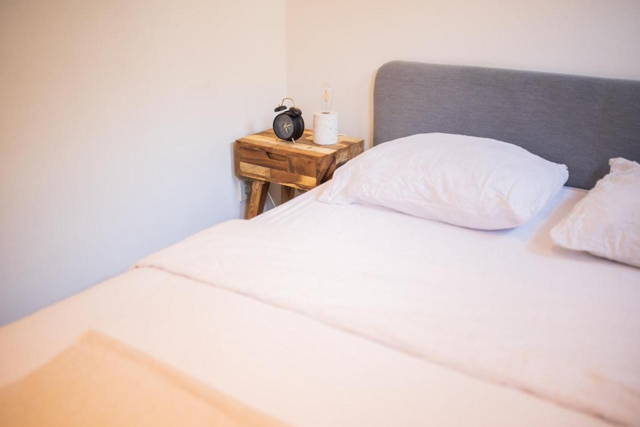 Tremendous 2-bedroom Serviced - 79 M2 *