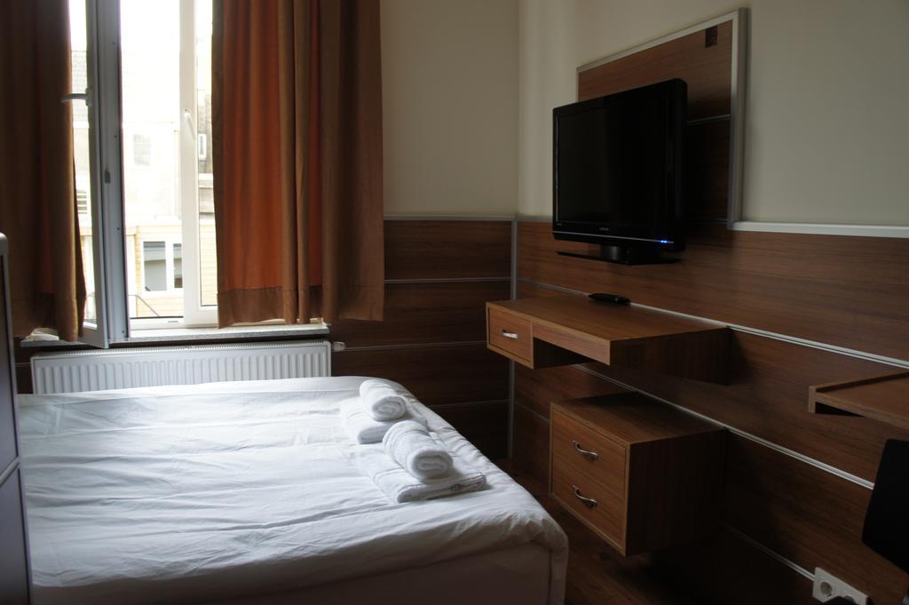 Erasmus Hotel