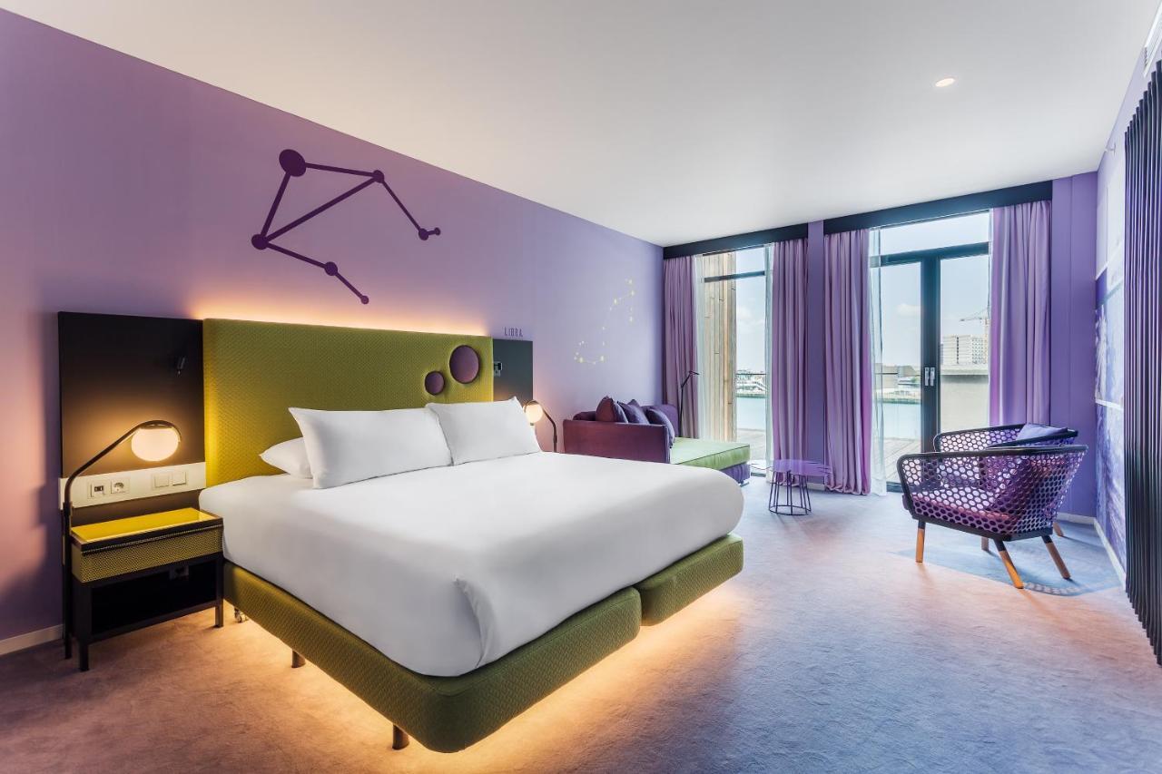 Mate Bruno, Hotel