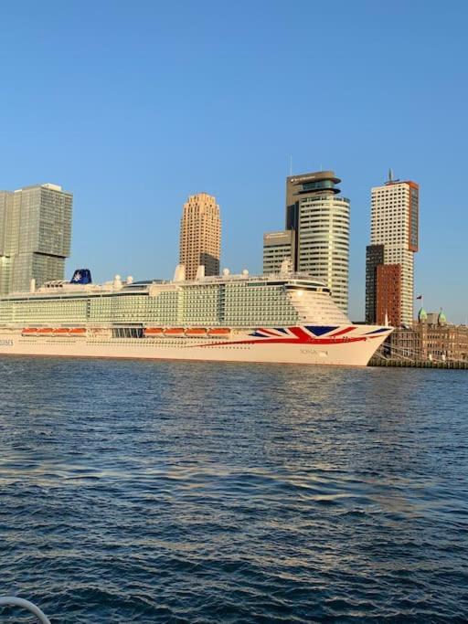 Cntr * Rotterdam