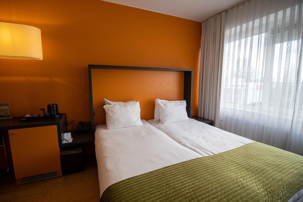 Hotel Amrath Airport 4*