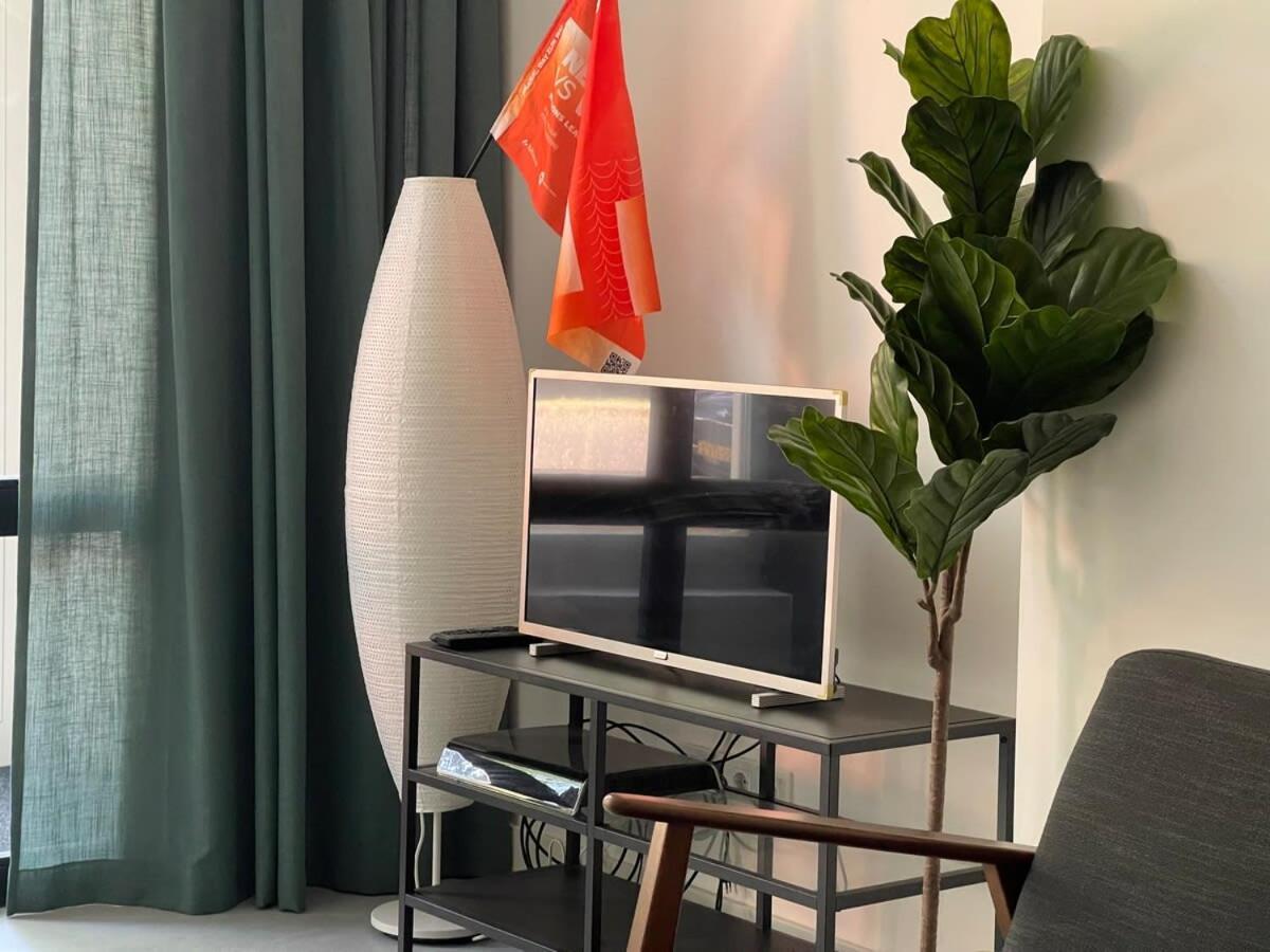 Stylish 2 Bedroom Serviced In *