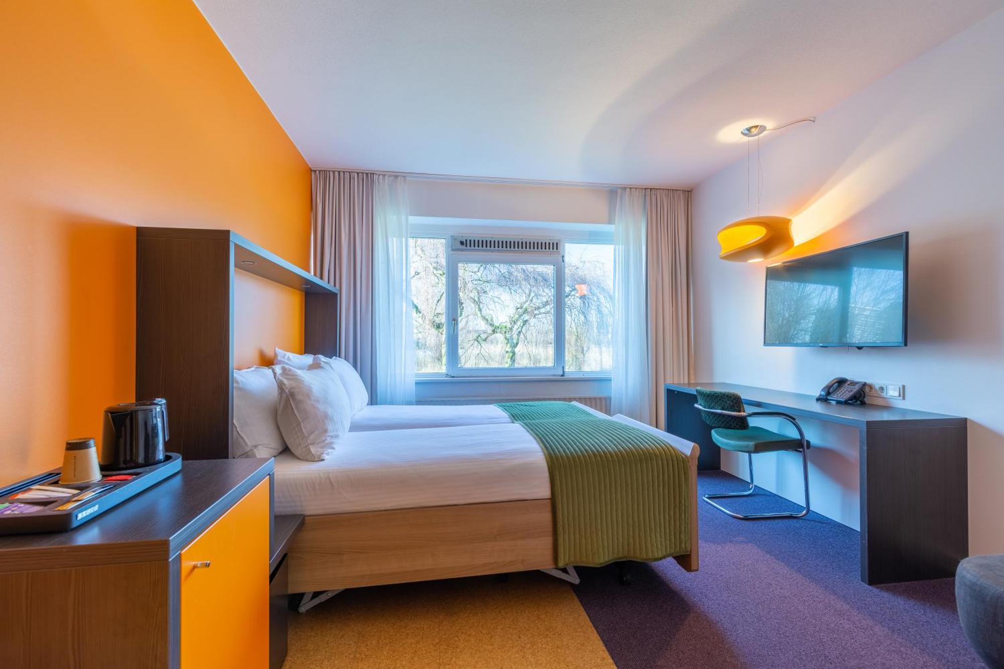 Hotel Amrath Airport 4*
