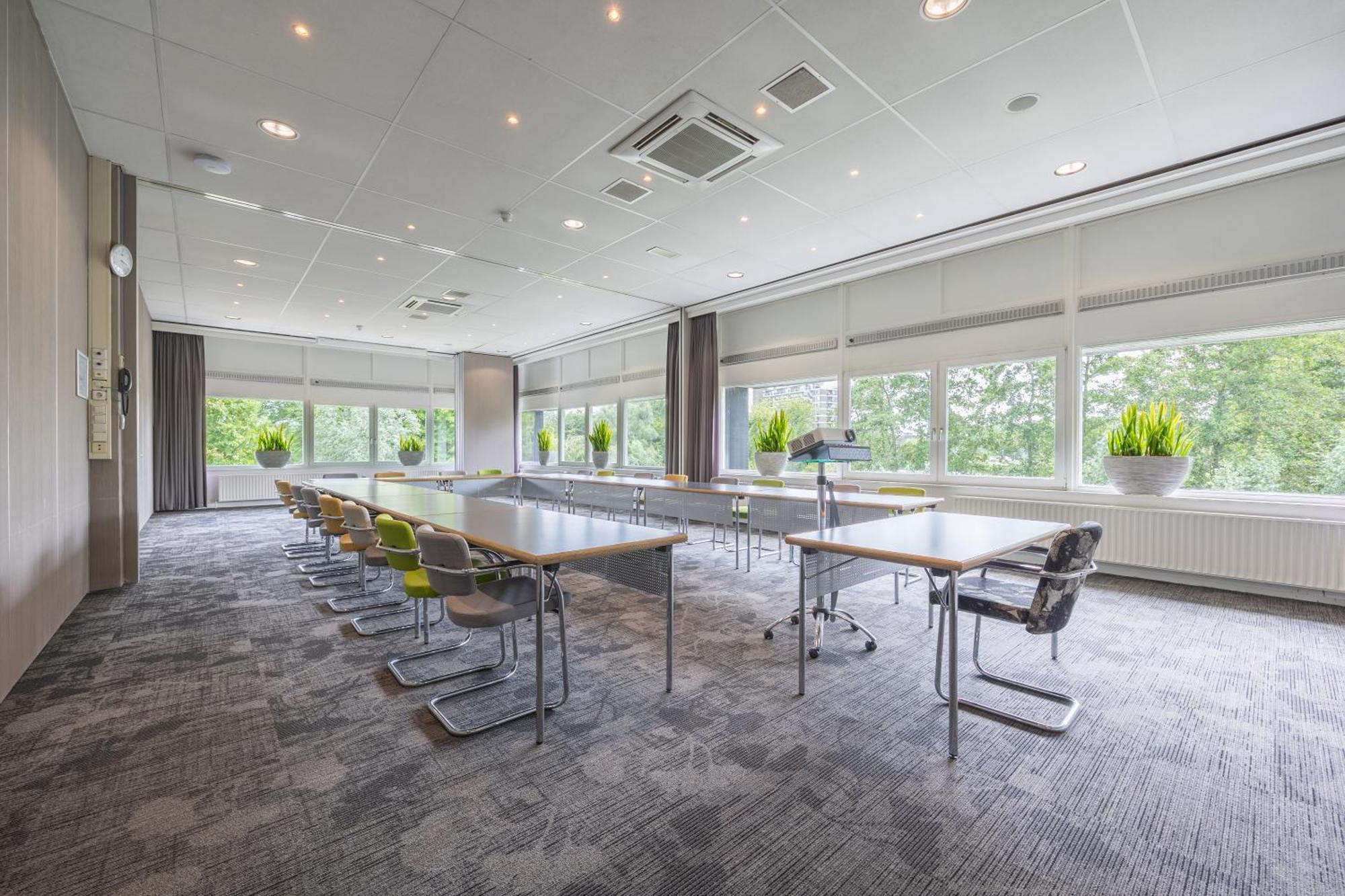 Amrath Airport Hotel 4*