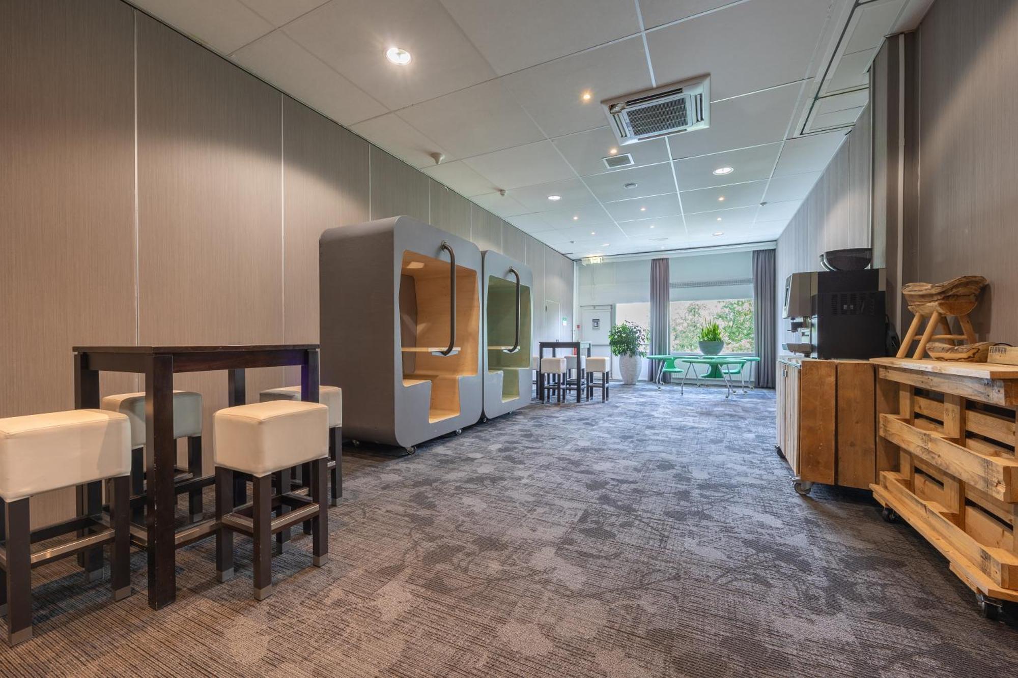 Amrath Airport 4*