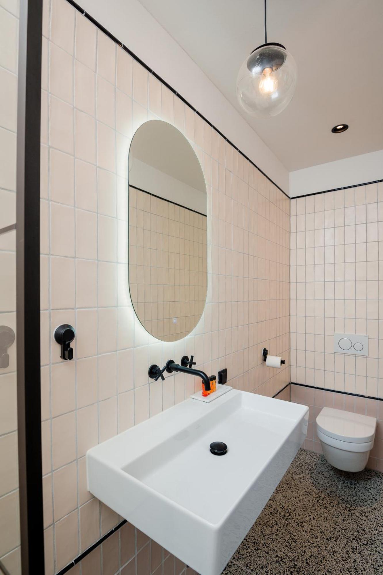 Mr.lewis Hotel 3*