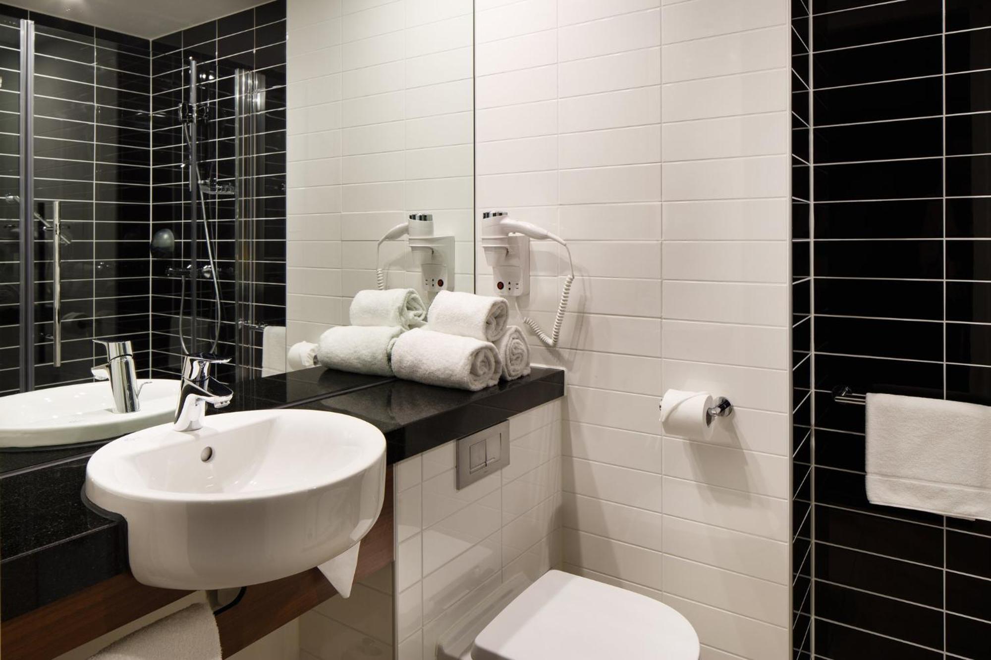 Express - Station By Ihg Hotel 3*
