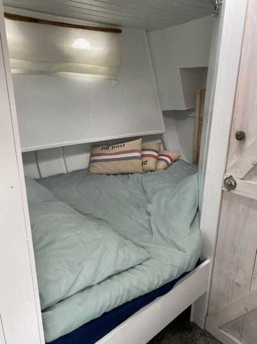 Apartment Classic Boat 4-6p Boco Living Marina Rotterdam