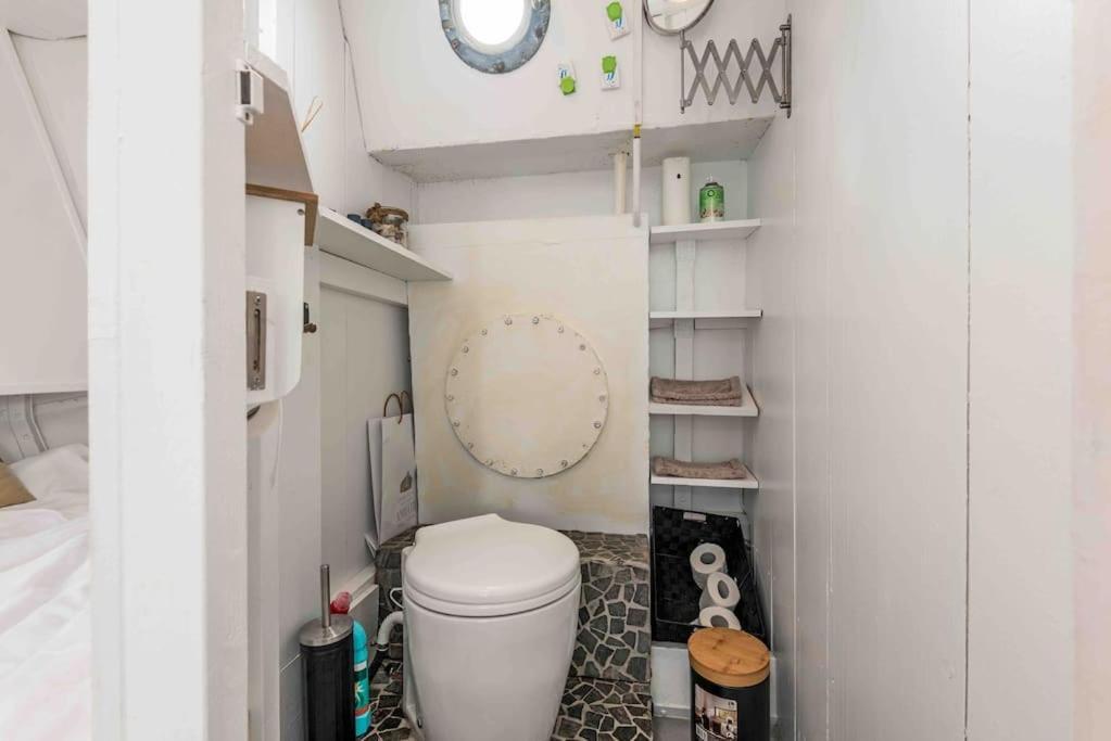 Classic Boat 4-6p Boco Living Marina Apartment *