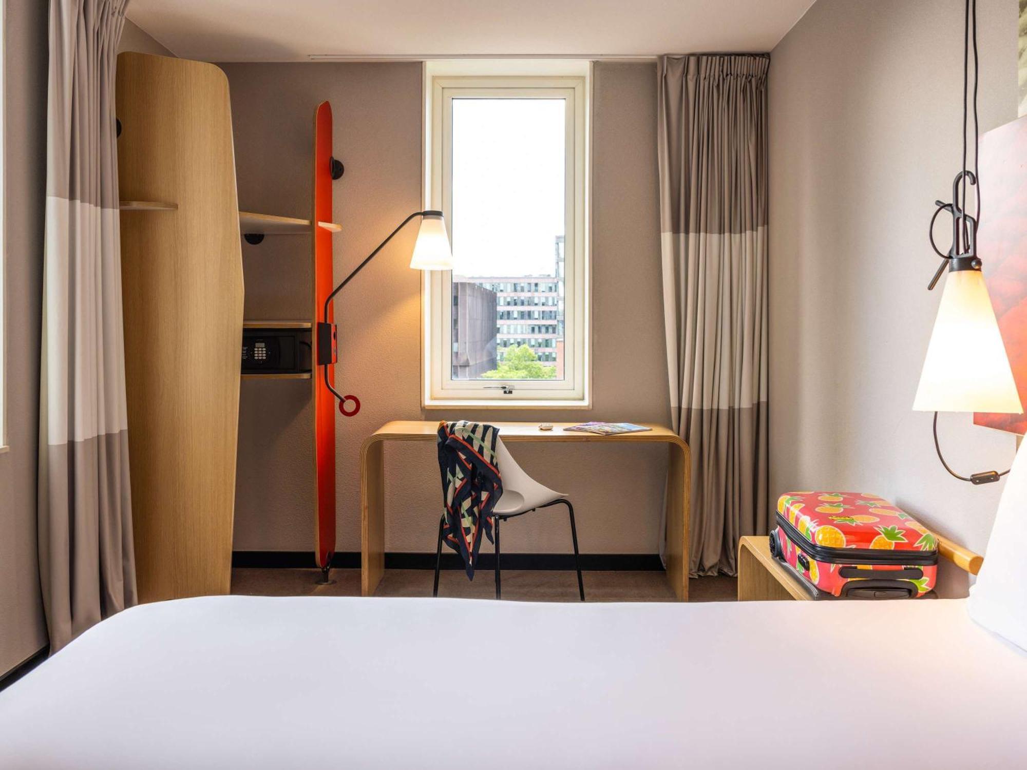 Ibis Centre Hotel 3*