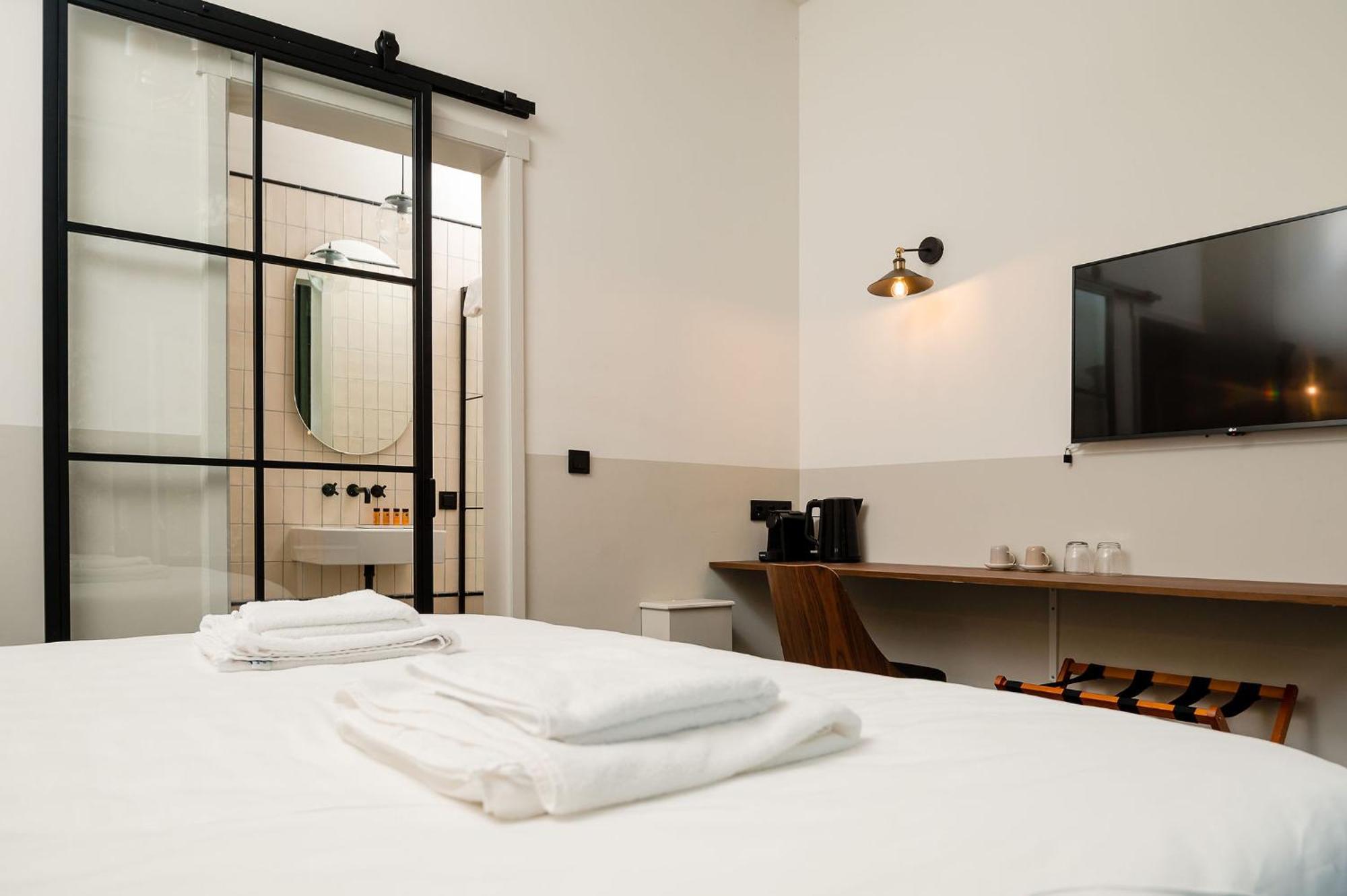 Mr.lewis Hotel 3*