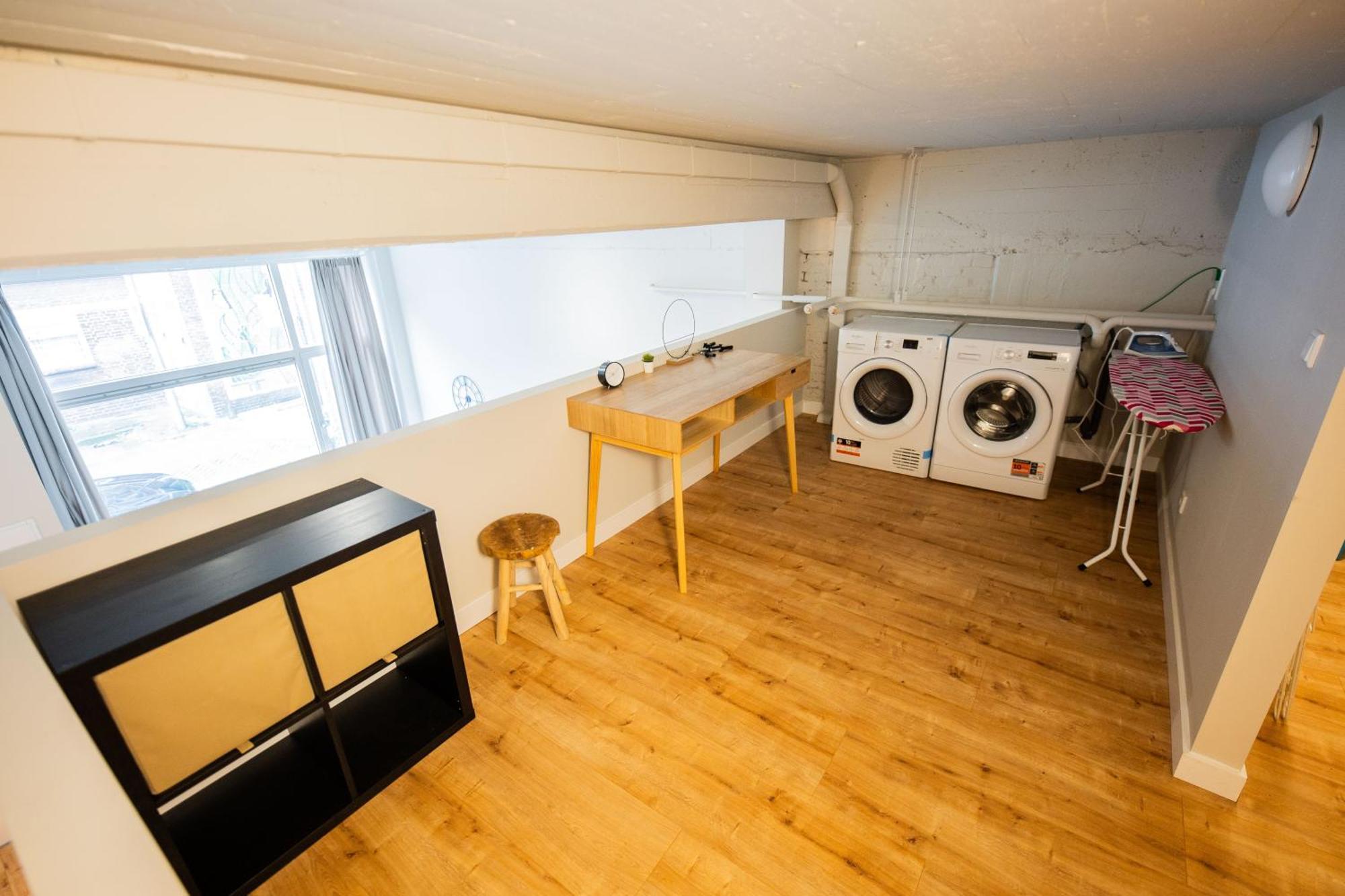 Two-bedroom Bs-bsh Apartment