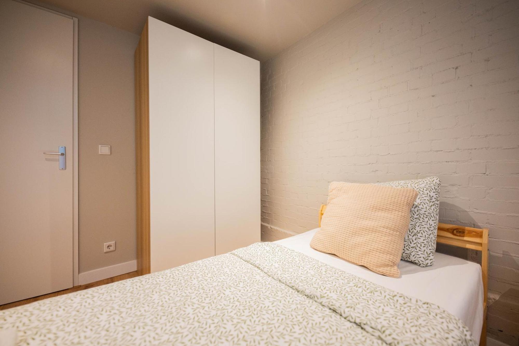 Two-bedroom Bs-bsh * Rotterdam