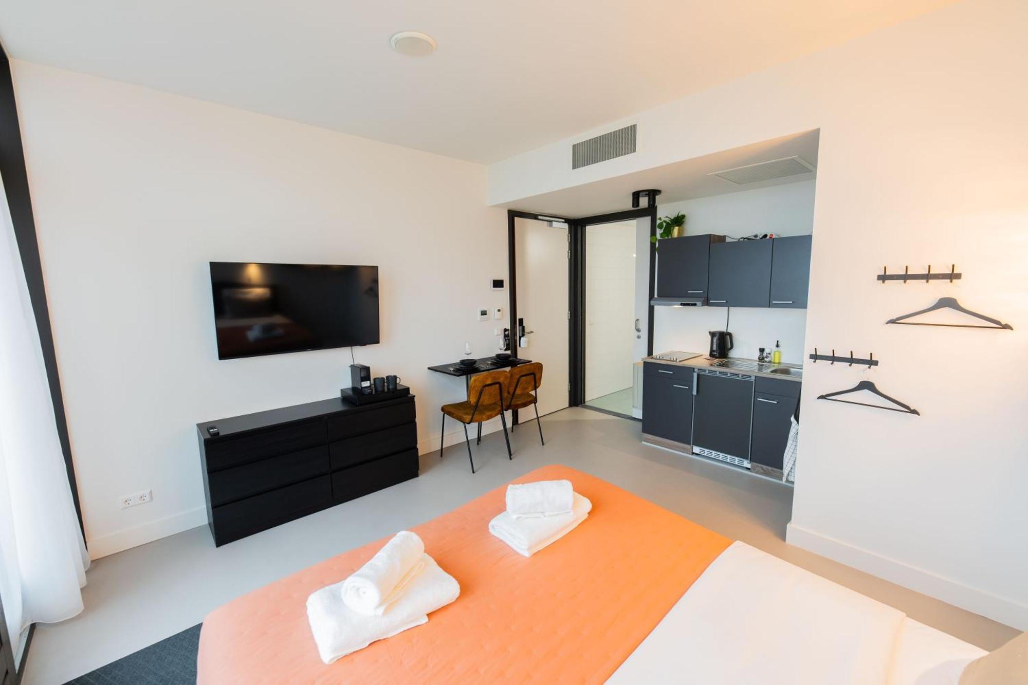 Apartment Brede Hilledijk Rotterdam