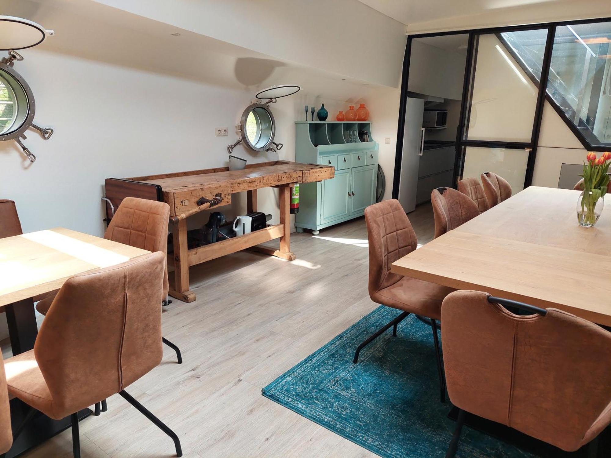 Bed & Breakfast On Water Rotterdam