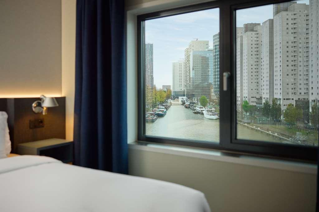Doubletree By Hilton Centre Hotel *