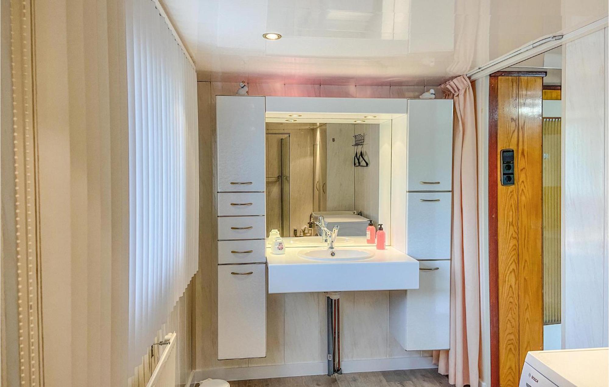 Beautiful Ship-boat In With Wifi And 2 Bedrooms * Rotterdam