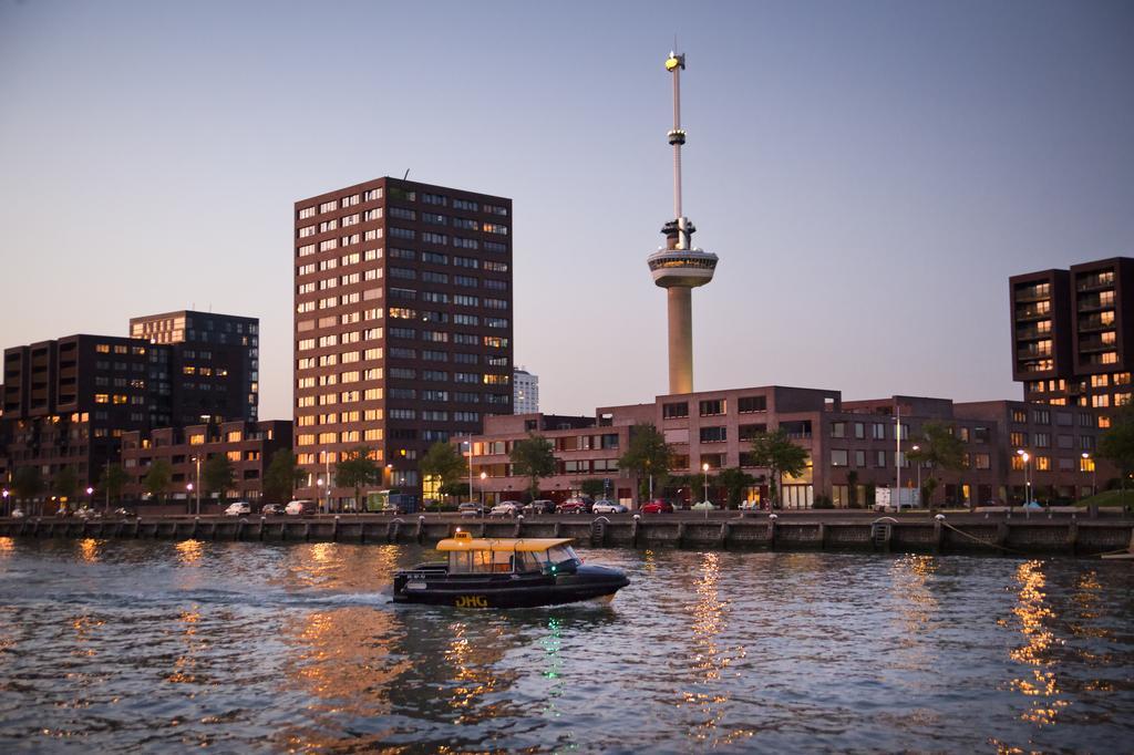 Hotel Euromast 2*