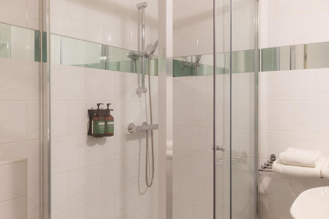 Hotel H2otel 3*