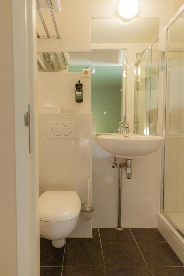 Hotel H2otel 3*