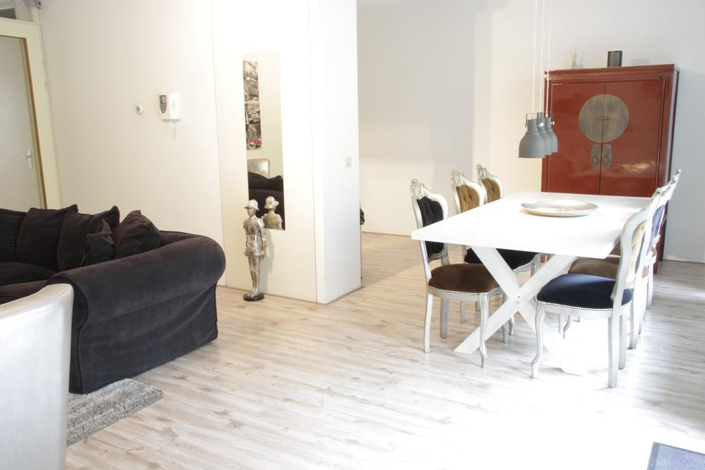 Luxury Center Two-bedroom With Private Parking *non Smoking* Rotterdam