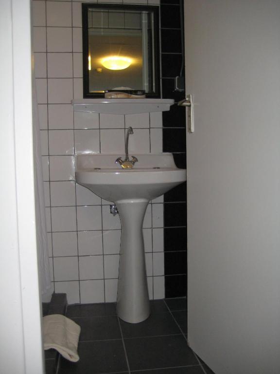 Floris Hotel