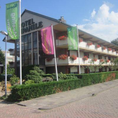 Campanile Hotel&restaurant Oost 3*