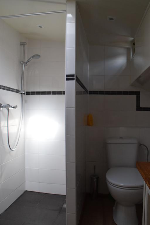 Boat-apartment Fokkelina Botel Rotterdam