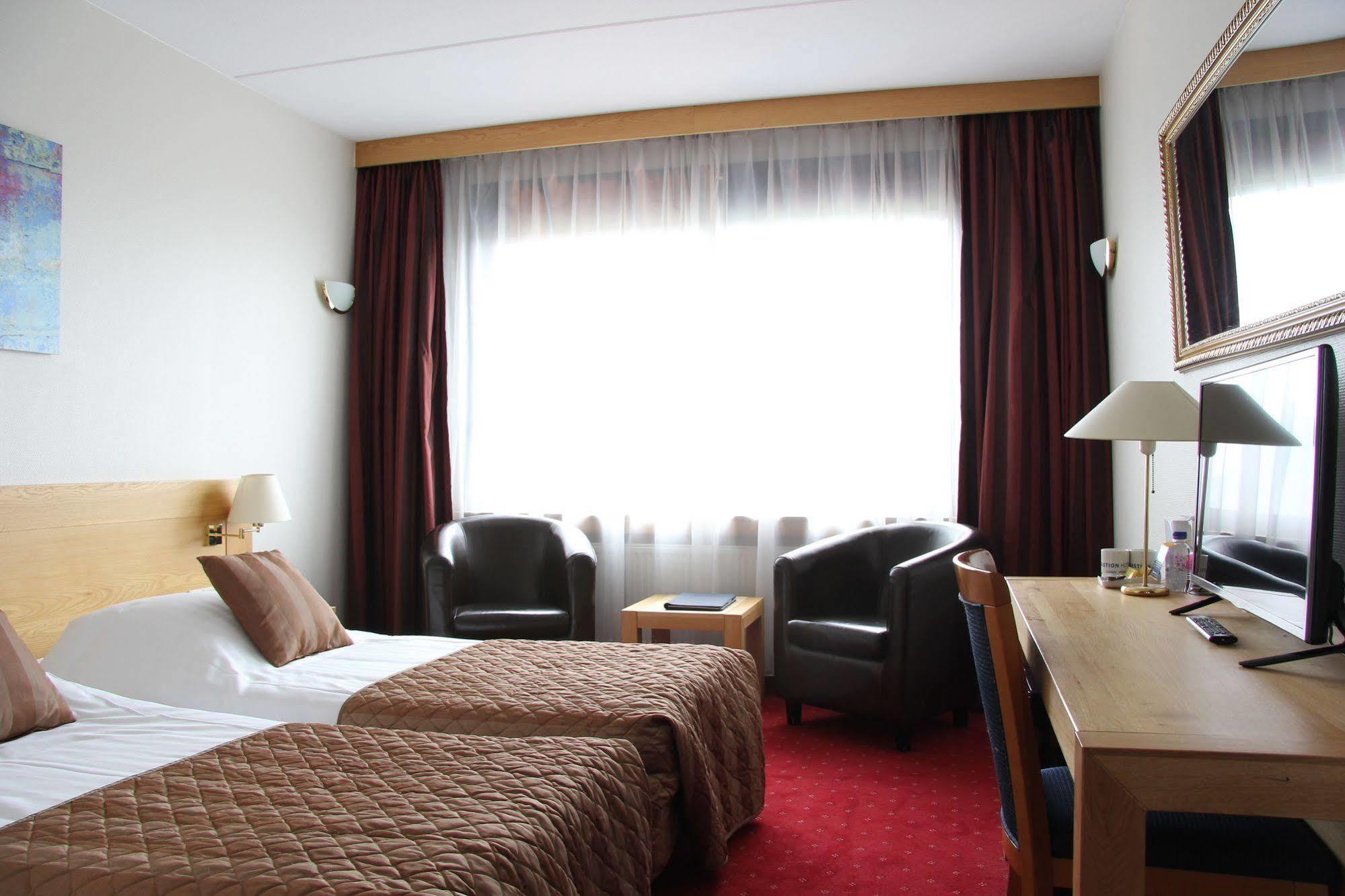 Hotel Bastion Alexander 4*