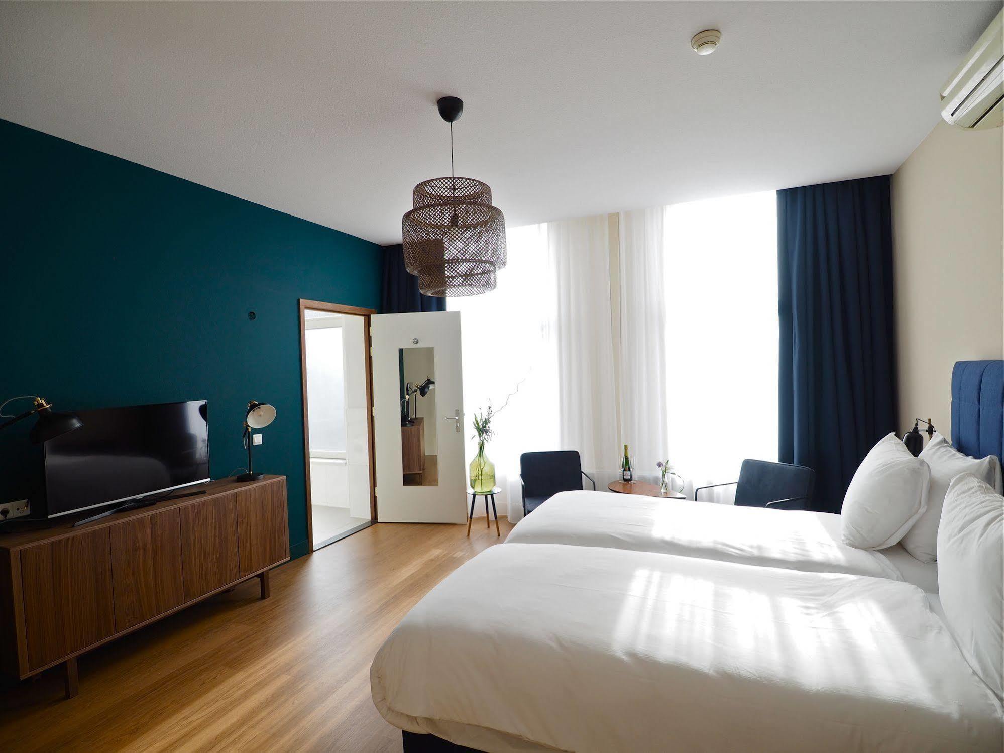 Boutique Quartier Du Port Hotel