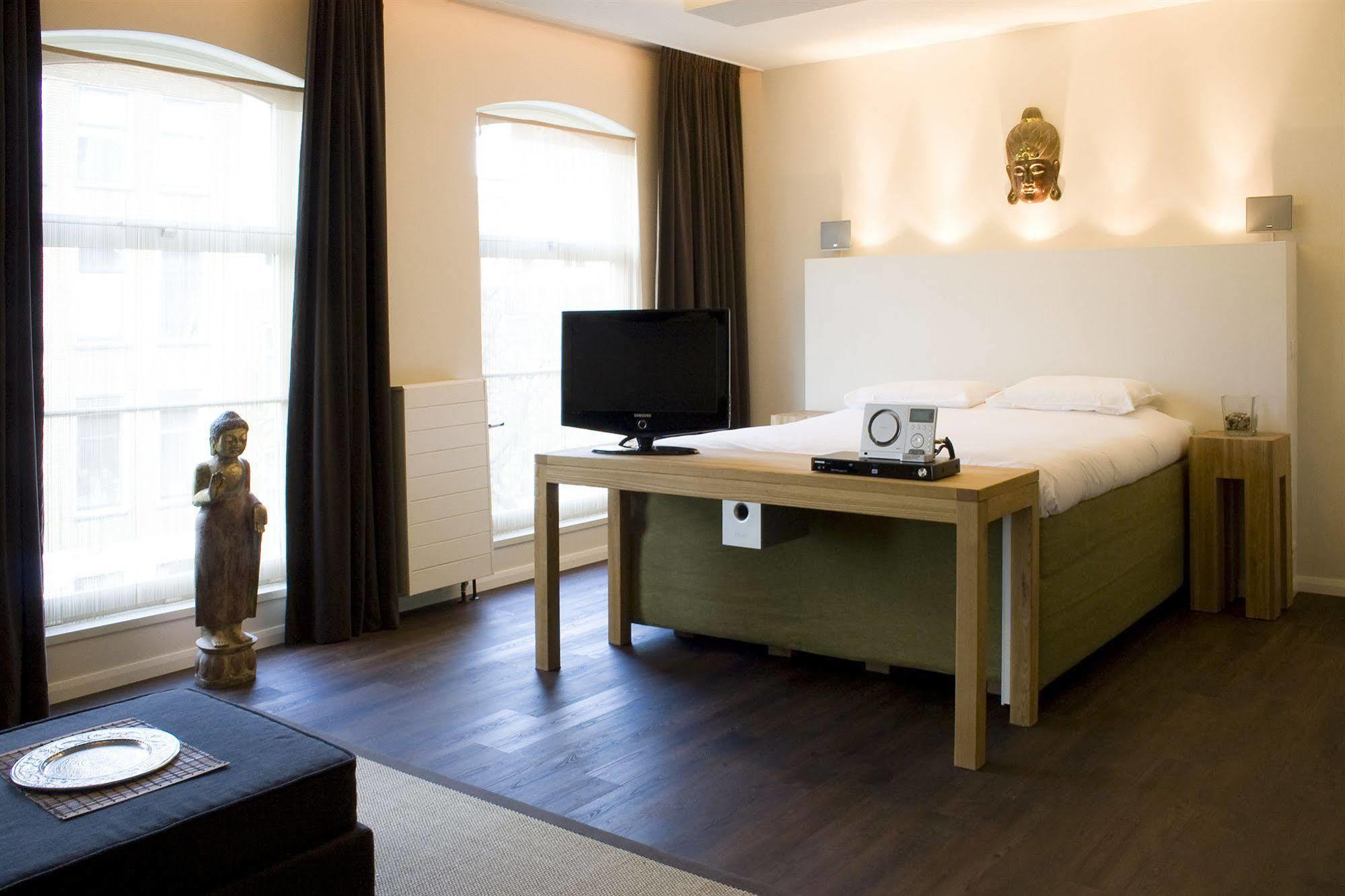 A Small 4* Rotterdam