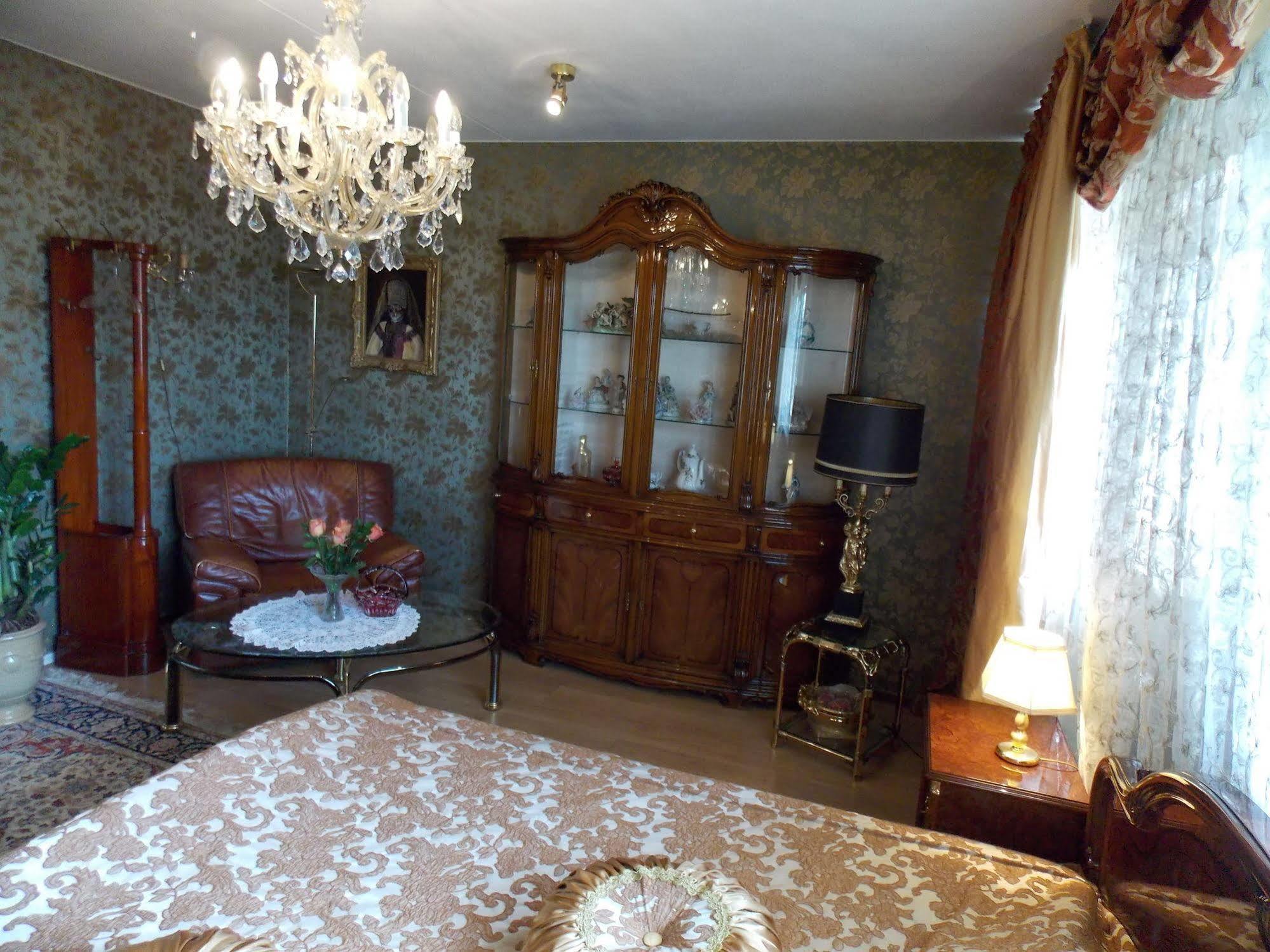 Weena House Bed & Breakfast 3*