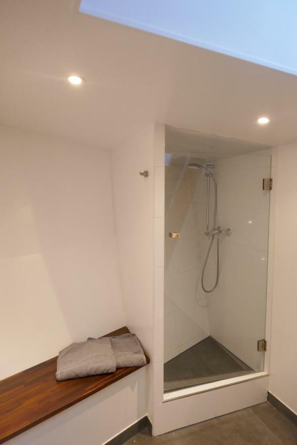 Boathotel Wilhelmina Botel Rotterdam
