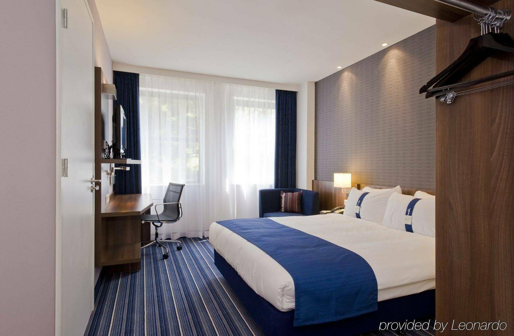 Express - Station By Ihg Hotel 3*