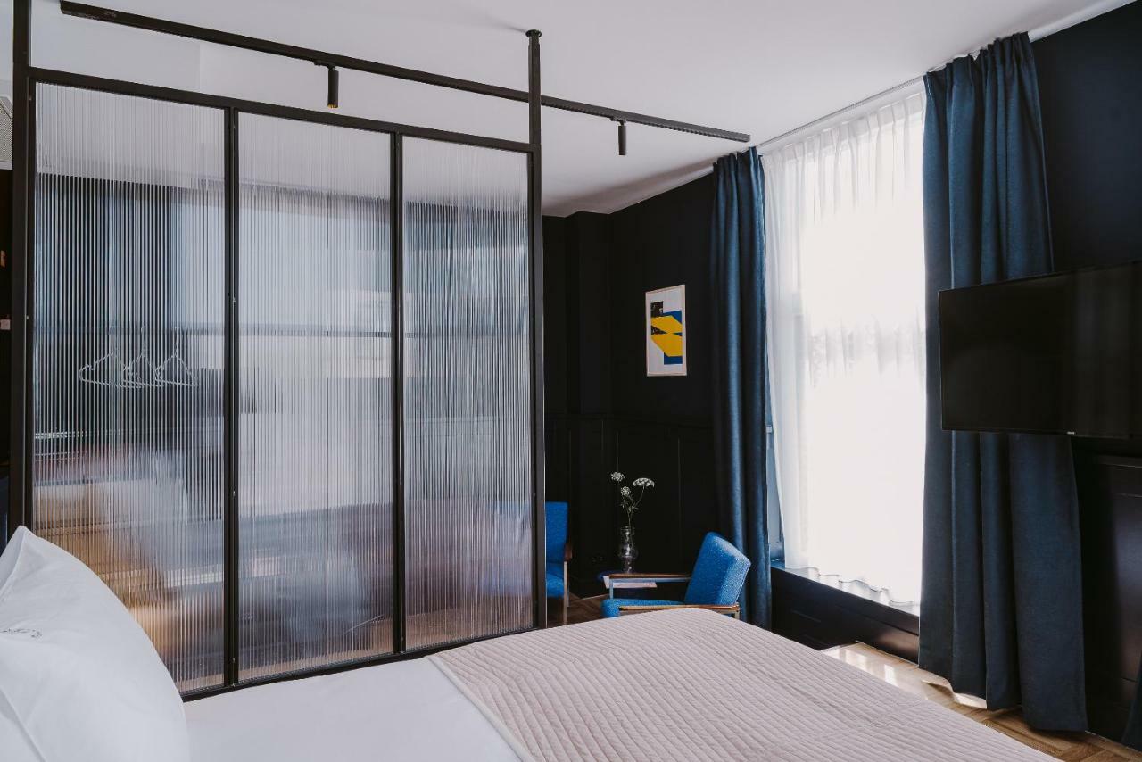 Supernova Hotel