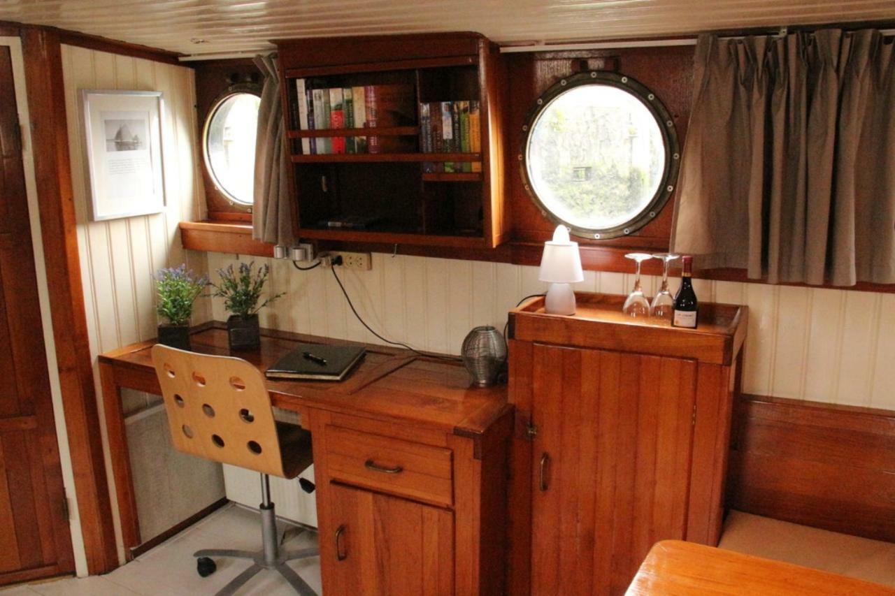 Botel Unitas *