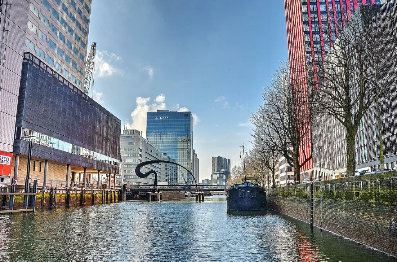 Botel Wikkelboats At Wijnhaven *