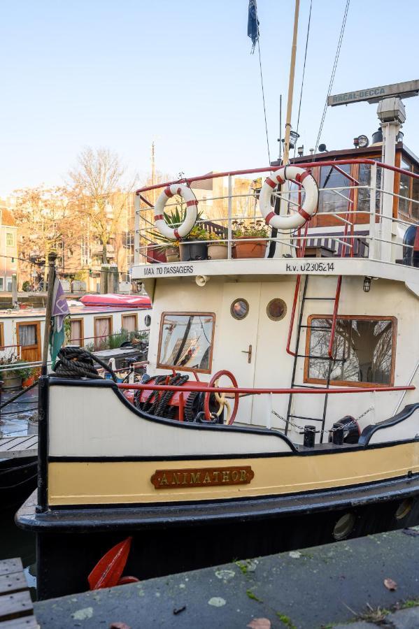 Botel Boatapartment Animathor On Location *