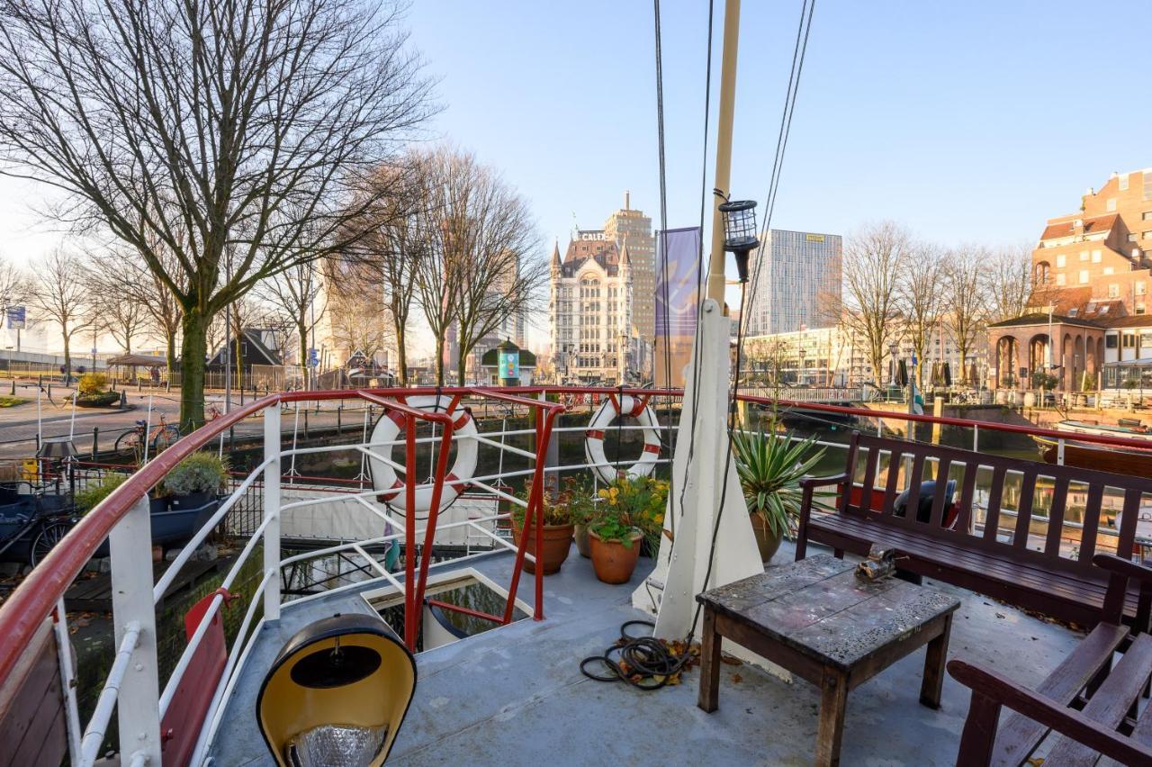 Botel Boatapartment Animathor On Location